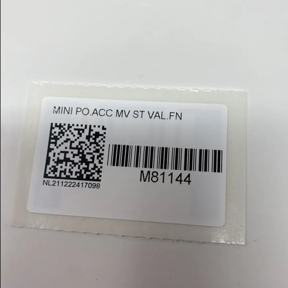 BRAND NWT Louis Vuitton Pochette Accessoires Valentine Neon Monogram Vernis Mini - Picture 6 of 10